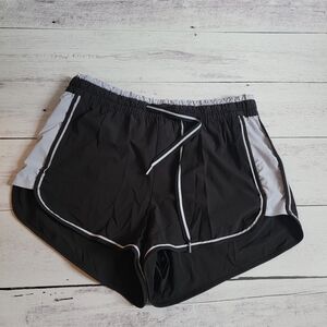 Athleta, Colorblocked Run short, Black and white, Size 8